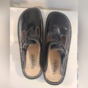 Alegria Black Patent Leather slip on clogs  size 38